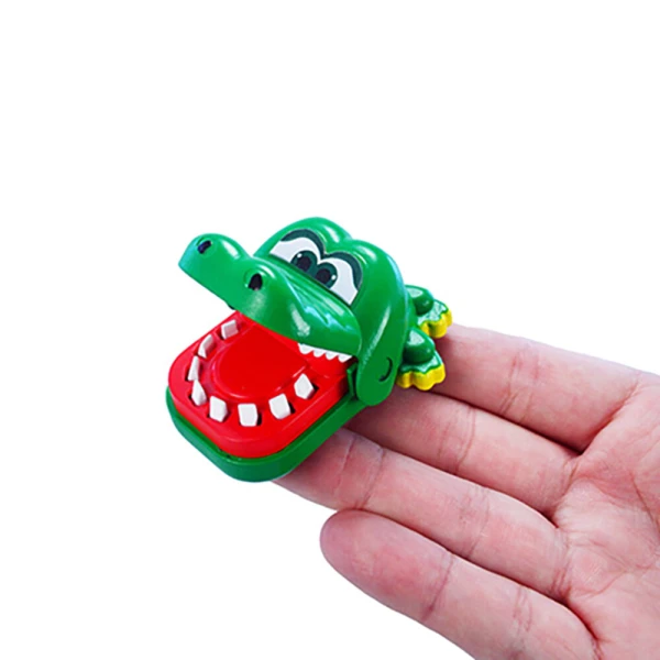 WORLD\'S SMALLEST MINIATURE CROCODILE DENTIST