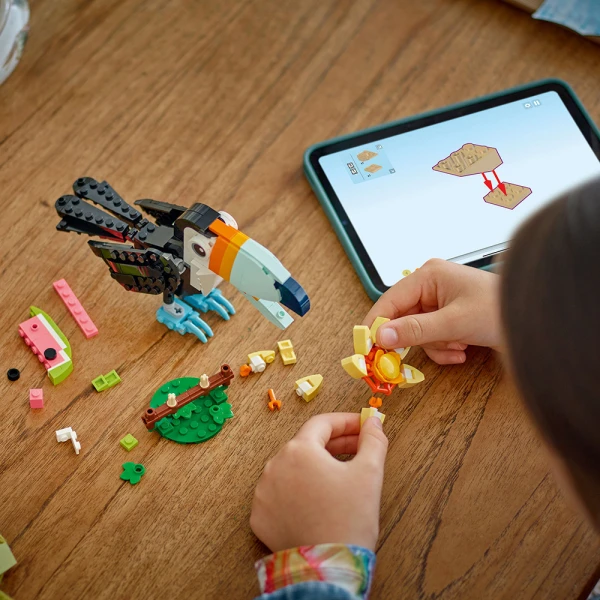 LEGO® CREATOR WILD ANIMALS: TROPICAL TOUCAN