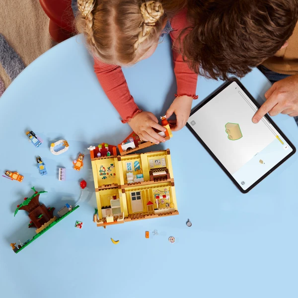 LEGO® BLUEY FAMILY HOUSE