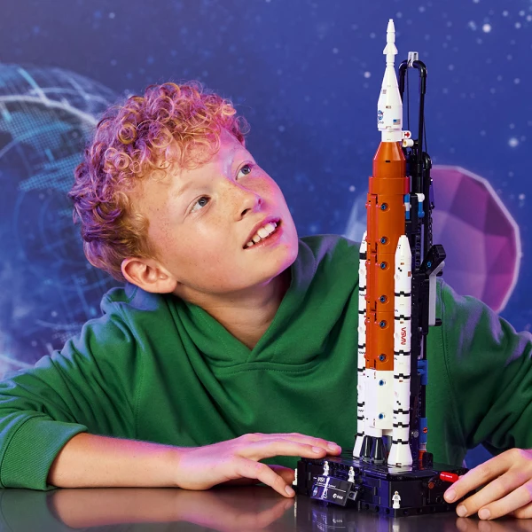 LEGO® TECHNIC ΠΥΡΑΥΛΟΣ ΔΙΑΣΤΗΜΙΚΟΥ ΣΥΣΤΗΜΑΤΟΣ ΕΚΤΟΞΕΥΣΗΣ NASA ARTEMIS