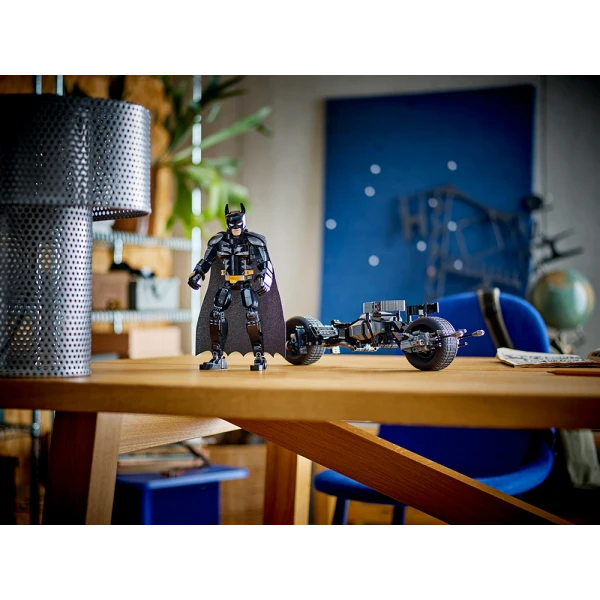 LEGO® DC BATMAN™ BATMAN CONSTRUCTION FIGURE & THE BAT-POD BIKE