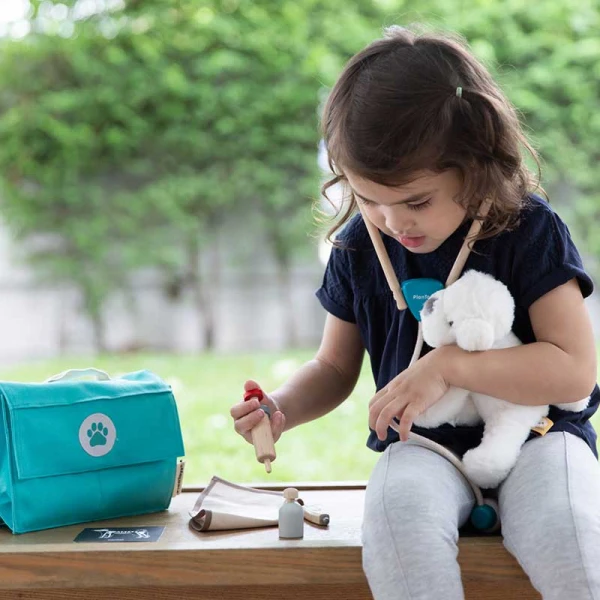 PLAN TOYS ΚΤΗΝΙΑΤΡΙΚΑ ΕΡΓΑΛΕΙΑ