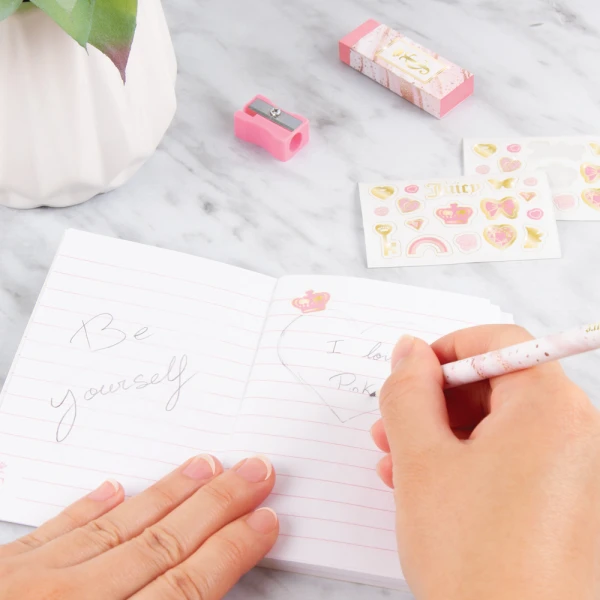 MAKE IT REAL JUICY COUTURE: ACRYLIC DELUXE STATIONERY SET 