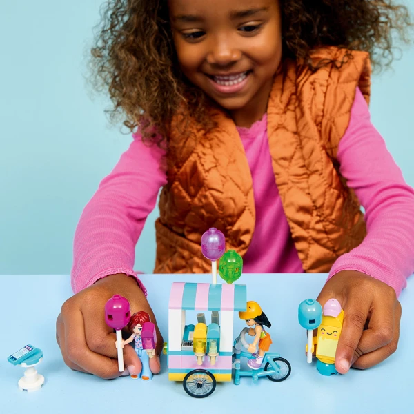 LEGO® FRIENDS ICE CREAM & BALLOON STAND