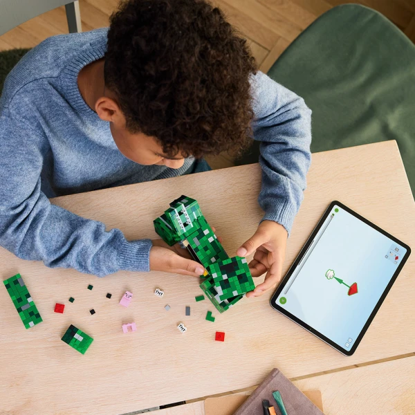 LEGO® MINECRAFT® ΤΟ CREEPER™